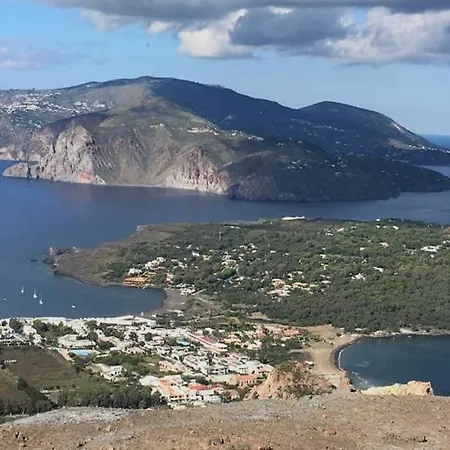 Casetta A Centralissima Vulcano (Isola)